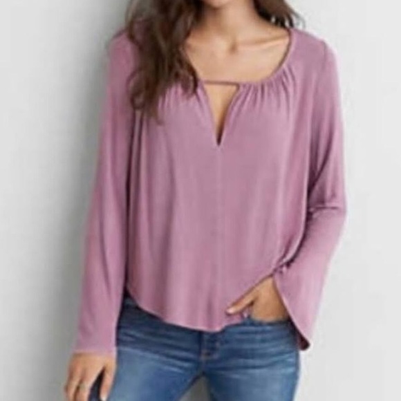 American Eagle Outfitters Tops - ⭐️AEO soft & sexy bell sleeve top